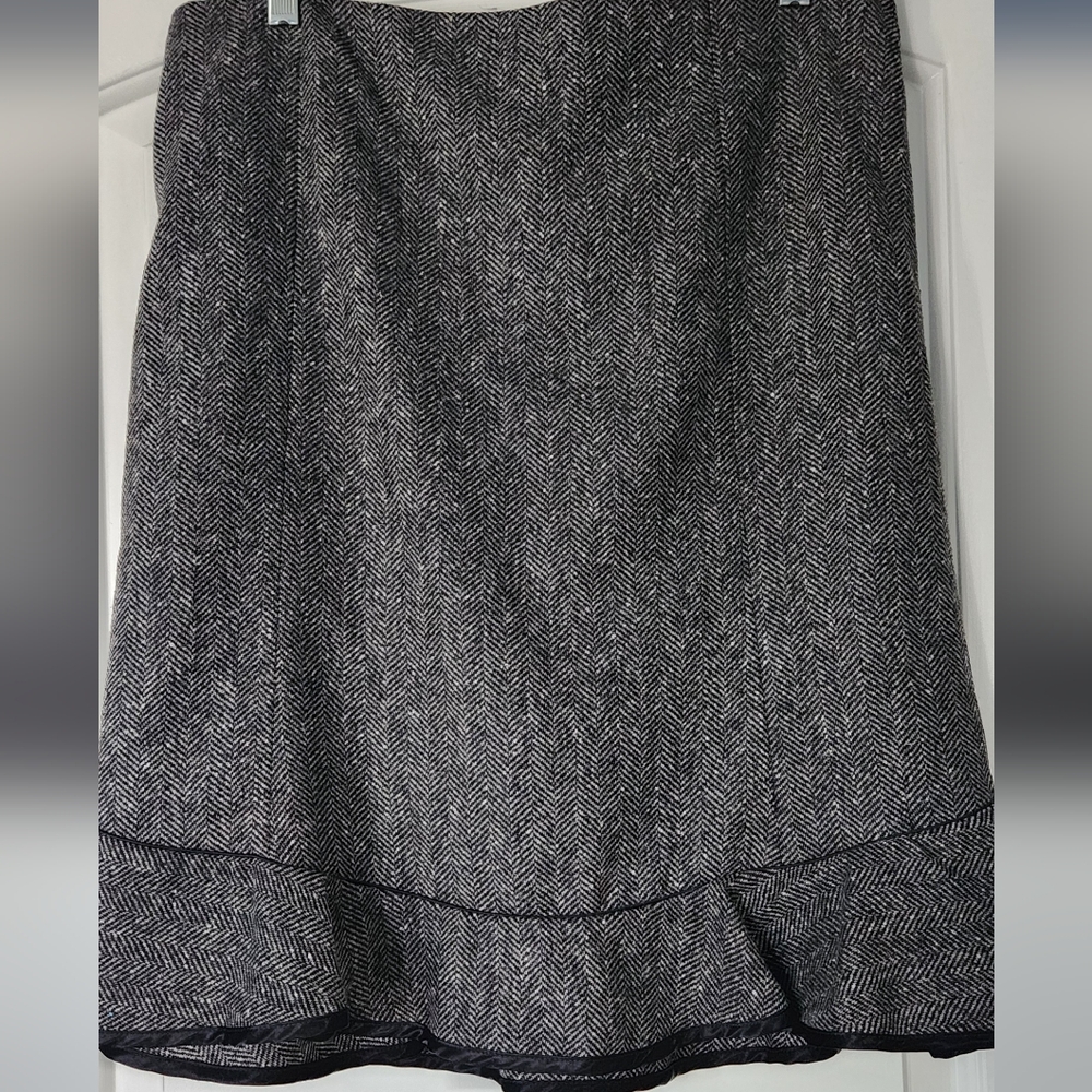 GAP Black and White Herringbone A-Line Skirt